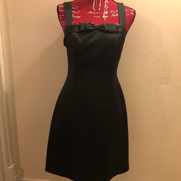 Black cocktail dress - Picture 7 of 8